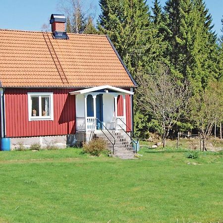 3 Bedroom Amazing Home In Lnsboda Falsehult Kültér fotó