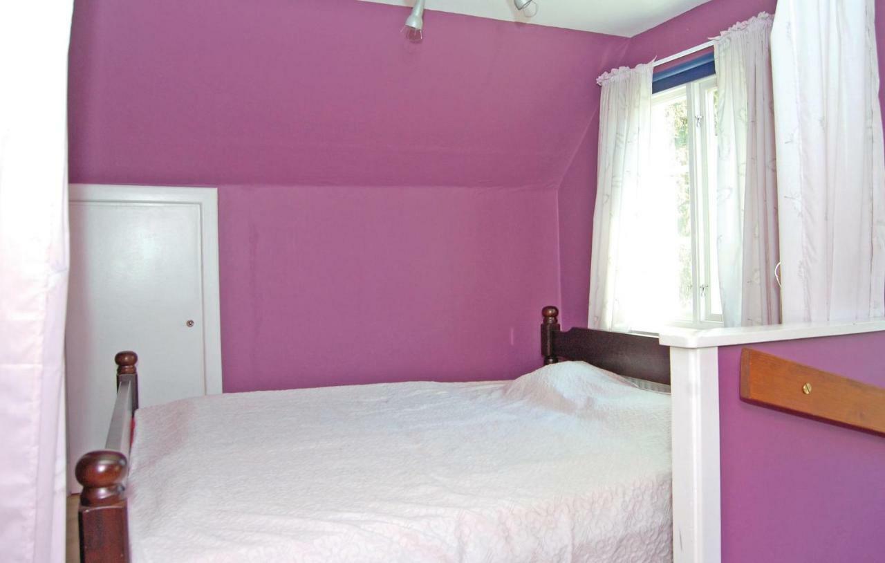 3 Bedroom Amazing Home In Lnsboda Falsehult Kültér fotó