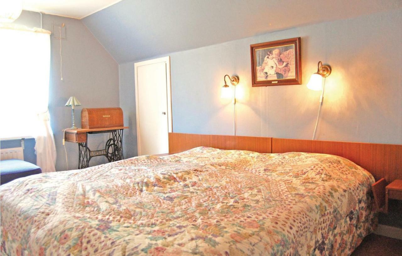 3 Bedroom Amazing Home In Lnsboda Falsehult Kültér fotó